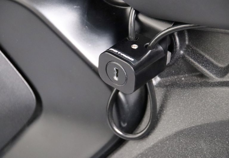 Sistema chiusura caschi con serratura BMW compatibile con R 1300 GS LC